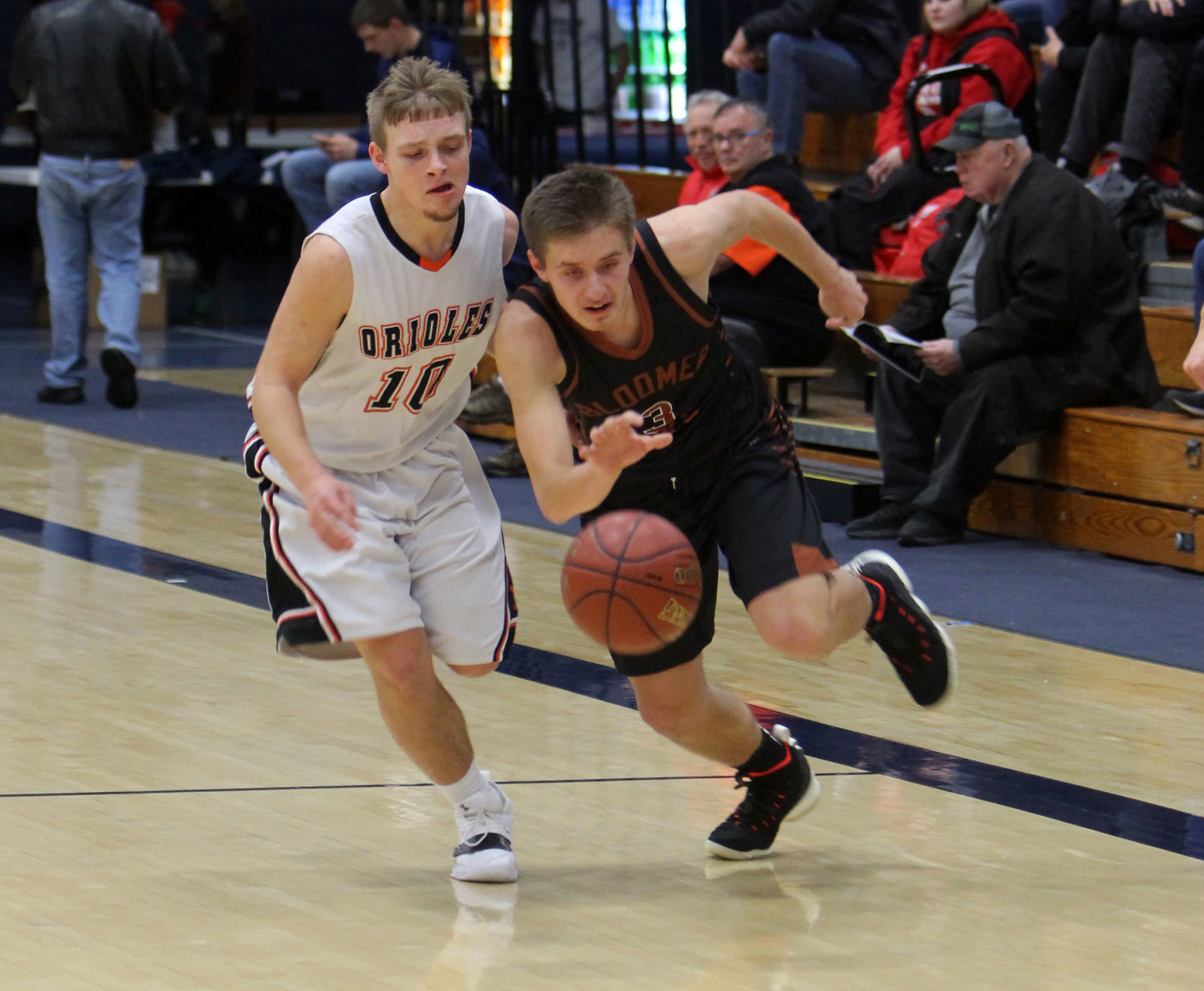 Bloomer boys basketball vs Stanley-Boyd at UW-Stout 12-1-18